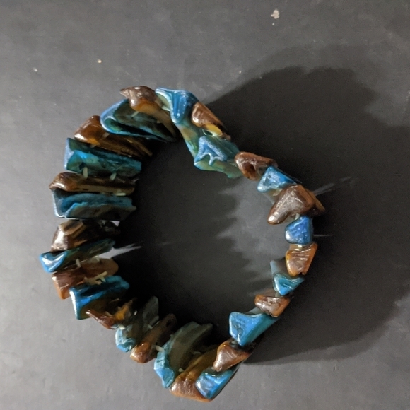 Brown and Blue Shell Spear Beaded Stretchy Elastic Statement Bracelet - Picture 3 of 4